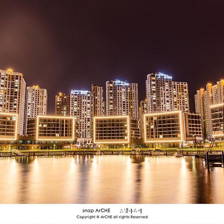 Апарт готель Lotte Castle Marina Йосу Екстер'єр фото